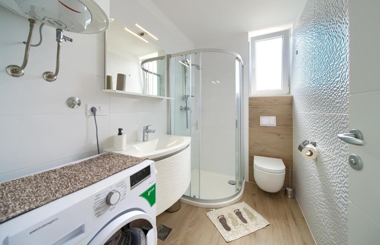 Apartments Nadica Deluxe Malinska Luaran gambar