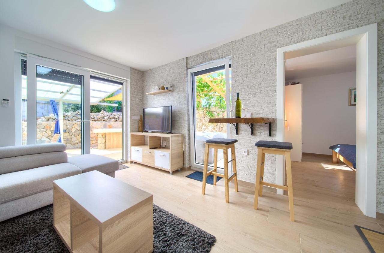 Apartments Nadica Deluxe Malinska Luaran gambar
